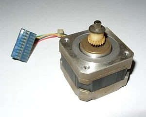 Shinano Kenshi Stepper Motor STP-42D180-03 NEMA 17 Perfect CNC Mill,Robot,REPRAP - Picture 1 of 5