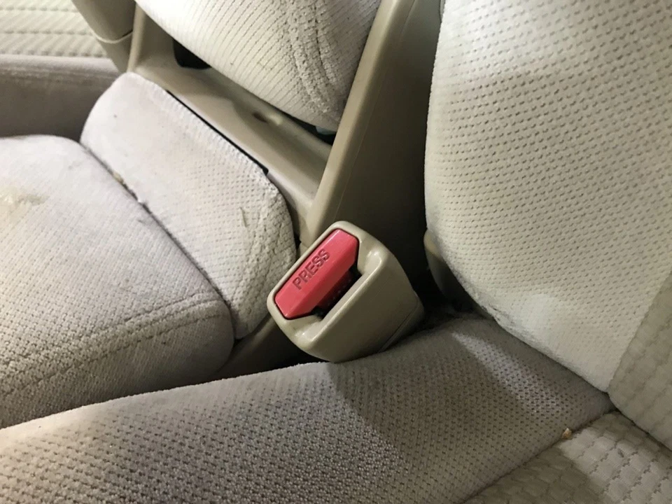 Seat Belt Front Bucket Driver Buckle Fits 06-11 DTS 2582996 Foto 1 de 1