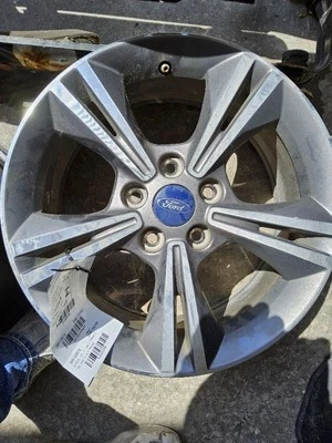 Llanta Ford Focus 2012-2014 y 2016-2018 aleación 16x7 10 radios 5 radios divididos Foto 1 de 4