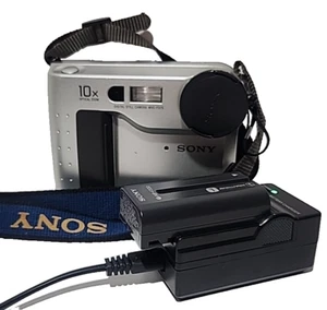 Sony Mavica MVC-FD73 Digital Camera With Battery & Charger - TESTED & WORKING - Picture 1 of 7
