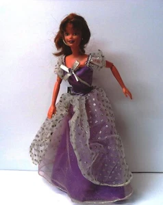 Vintage 1993 Mattel Barbie Doll, Made In CHINA, GOLD EARINGS, GOWN - Picture 1 of 9