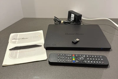 Channel Master DVR+ DVR CM-7500GB16 con control remoto, manual, fuente de alimentación y USB Foto 1 de 4