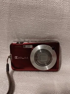 Casio Exilim EX-Z75 Digital Camera 7.2MP, 2.5" Display, 3X Optical Zoom, Red - Picture 1 of 2
