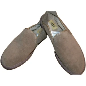 UGG HOMBRES COOKE 1013485 ZAPATILLAS DE GAMUZA ZAPATOS TACÓN PLEGABLE EE. UU. 7 UE 39,5 NUEVO SIN CAJA - Imagen 1 de 5