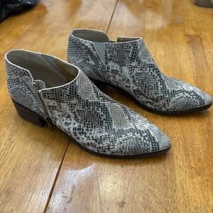 Lucky Brand Botines Mujer 10m Beige Tobillo Estampado Serpiente Cremallera Zapatos Chelsea Botas - Imagen 1 de 10