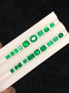 5.80 ct top quality natural Emerald small size lot loose gemstone from Pakistan - Picture 1 of 6