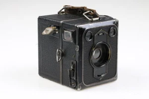 ZEISS IKON Baby Box (54/18) mit Goerz Frontar - Bild 1 von 4