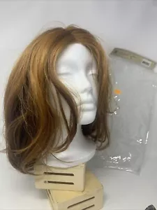 Shake-N-Go Wig Dark Blonde Light Brown Bob Layered Middle Part Shoulder Length - Picture 1 of 24