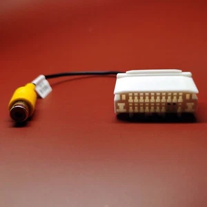 Câble adaptateur pour caméra de recul RCA vers radio Jeep Compass 2012 2013 2014 OEM Neuf - Photo 1/6