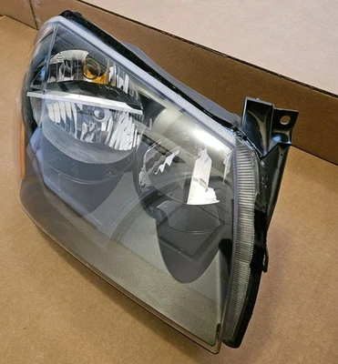 05 06 07 Conjunto de faros delanteros Dodge Magnum lado derecho del pasajero OEM SRT8  Foto 1 de 4