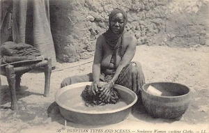 Sudan - Soudanese women washing clothes - Publ. Levy L.L. 56 - Picture 1 of 2