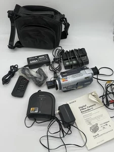 Sony Handycam DCR-TRV330 videocamera digitale-8 e accessori - Foto 1 di 7