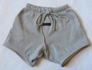 ESSENTIALS FEAR OF GOD SMOKE PANTALONES CORTOS DE CHÁNDAL, TALLA XXS - Imagen 1 de 9