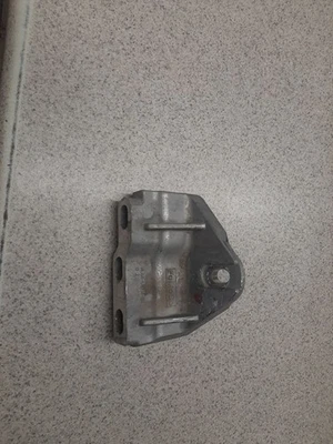 ESCAPE    2009 Engine Mounts 201655 - Image 1 of 4