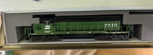 KATO N scale - Burlington Northern SD40-2 #7010 DC 176-4955 - Picture 1 of 1