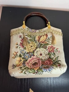 Medium Size Floral Women Handbag, Great Condition - Picture 1 of 9