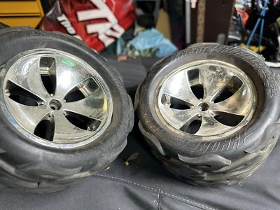 Hot Bodies RC UFO RUEDAS CON NEUMÁTICOS BOLA DE FUEGO HPI Savage, Tamiya TNX, Traxxas Foto 1 de 4