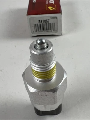 Interruptor de luz de respaldo Standard Motor Products NS-544 Foto 1 de 4