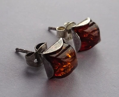 Lovely pair vintage solid sterling silver earrings set with amber — 第 1/3 张图片