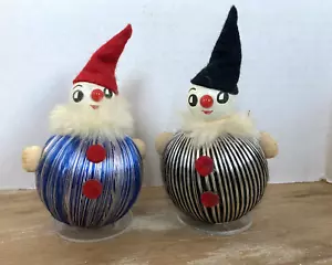 Vintage Weihnachtsdeko Ornamente gestreift Satin Kugel Elfe Elfen spitze Mützen 60er Jahre - Bild 1 von 5