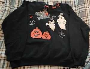 Pair Vintage Halloween Black  Sweatshirts Ghosts Pumpkins Used - Picture 1 of 7