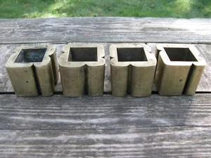 Set 4 tappi piedi gambe vintage Henredon spessi in ottone massiccio massiccio rari - Foto 1 di 7