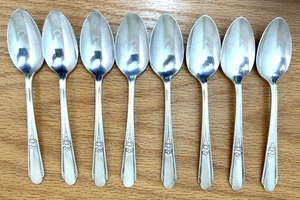 Juego de 8 cucharas de postre Wm Rogers 1937 Memory Hiawatha plateadas - Imagen 1 de 6