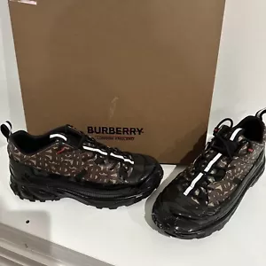Burberry Women Sneakers New Size 40 - Picture 1 of 4