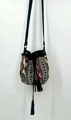 Bolso bohemio con cordón Forever 21 Foto 1 de 4