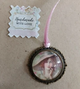 Amulett, Medaillon, Porträt - 3 cm  - Unikat, Handarbeit, für Bär oder Puppe - Bild 1 von 3