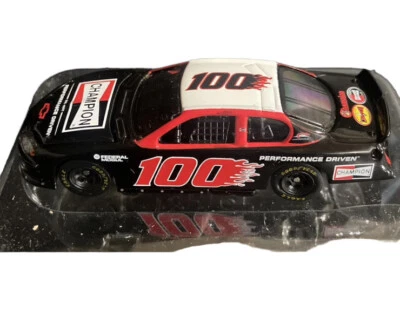 Coche fundido a presión Racing Champions 2003 1/64 Monte Carlo # 100 Champion envío gratuito Foto 1 de 4