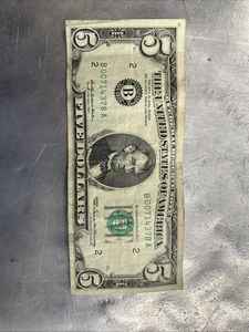 1969 B Five Dollar Federal Reserve note $5 bill - Picture 1 of 2