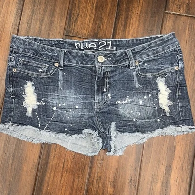 Pantalones cortos de mezclilla Rue 21 para mujer talla 13/14 desgastados/deshilachados salpicaduras Foto 1 de 4
