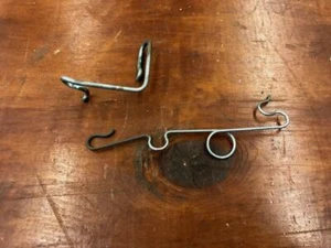 1974 Honda Scrambler Cable Hold Down Springs Clamps OEM CL200 PAIR - Bild 1 von 1