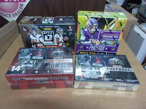 2024 PHOENIX +& OPTIC MEGA + 2025 FOGLIA METALLO HOBBY & JUMBO FOOTBALL BOXES - Foto 1 di 1