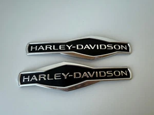 OEM Harley-Davidson Road Sport Glide Fuel Tank Emblems Set 14100909 - Bild 1 von 6