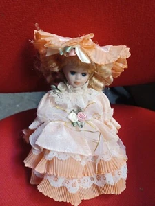 PORZELLAN KERAMIKPUPPE - HÖHE 21 CM - Bild 1 von 2