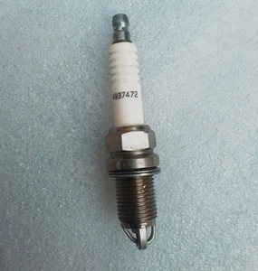 4937472 Spark Plug IR3 Cummins - Picture 1 of 5