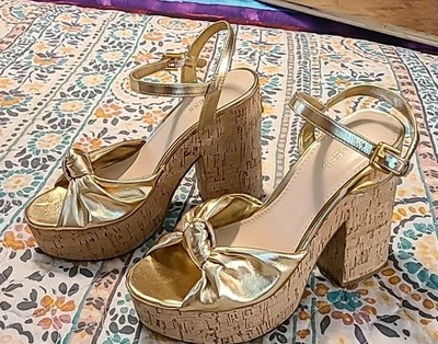 Guess Women's Gold Platform Cork Chunky Yipster Sandals Shoes Size 7M NEW! Noy - Image 1 of 4