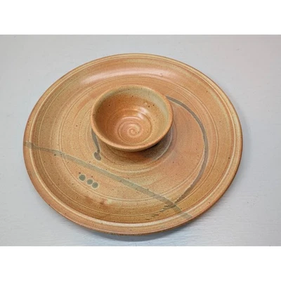 Plato para servir astillas y inmersiones de cerámica hecho a mano diseño de remolino tono tierra redondo 13" Foto 1 de 4