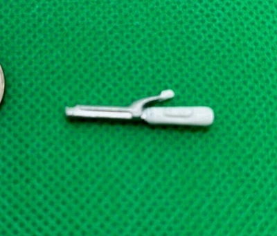 Rizador miniatura para casa de muñecas - hecho a mano Foto 1 de 2