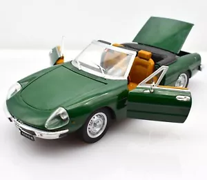 Modellino auto Alfa Romeo 2000 Spider scala 1:24 diecast modellismo statico car - Foto 1 di 8