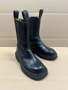 Bota Chelsea Bottega Veneta de cuero curtido vegetal negra para mujer talla 35 EU - Imagen 1 de 10