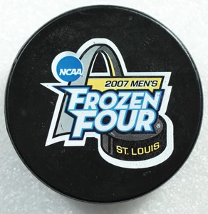 2007 Herren Frozen Four Puck NCAA Hockey St. Louis Michigan State Spartans - Bild 1 von 3