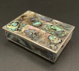 Caja de baratijas mexicana de plata y abulón, forrada de madera, pies de cobre y recortada con latón - Imagen 1 de 16