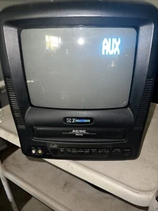 Emerson 9" Color TV-VCR Combo AC/DC VHS EWC0902 - Picture 1 of 4