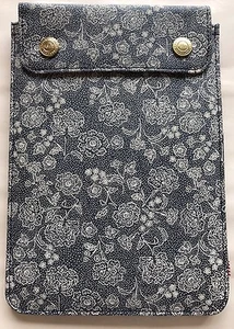 New Herschel Supply Co Spokane Sleeve Pouch For IPad Mini Navy Floral  Print - Picture 1 of 7