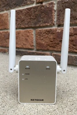 NETGEAR EX6120 WiFi Range Extender 1200 Mbps Dual Band Wifi Signal Booster Plug - Image 1 of 4