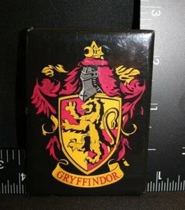 Magnet - Harry Potter - GRYFFINDOR Coat of Arms - Used but still in good shape - Picture 1 of 1