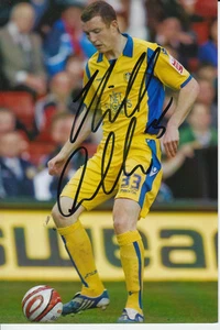 FOTO LEEDS UNITED FIRMADA A MANO NEIL COLLINS 6X4 4. - Imagen 1 de 1
